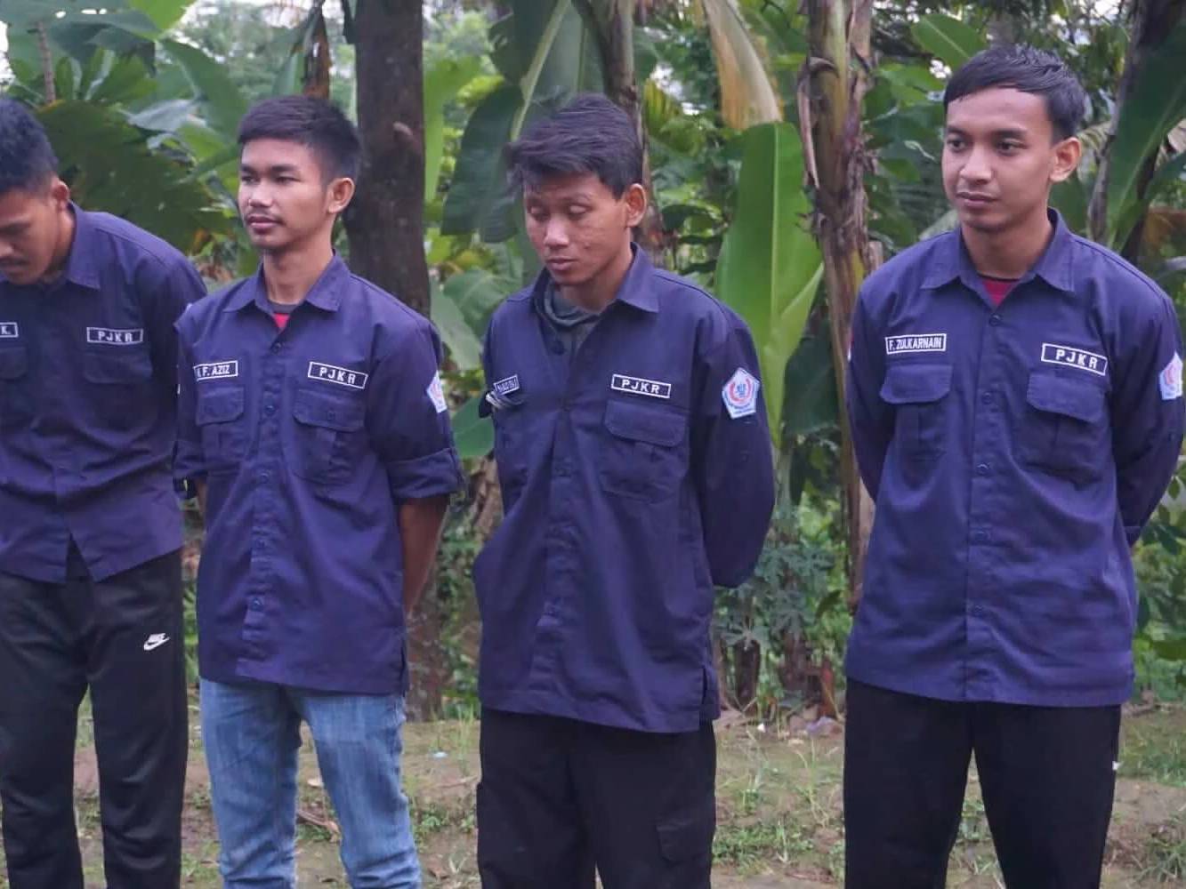 Kemeja-Lapangan